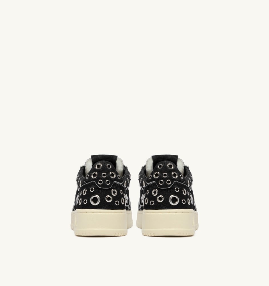 MEDALIST LOW IN BLACK SUEDE WITH STUDS