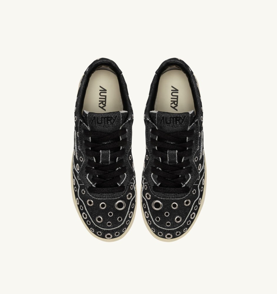 MEDALIST LOW IN BLACK SUEDE WITH STUDS