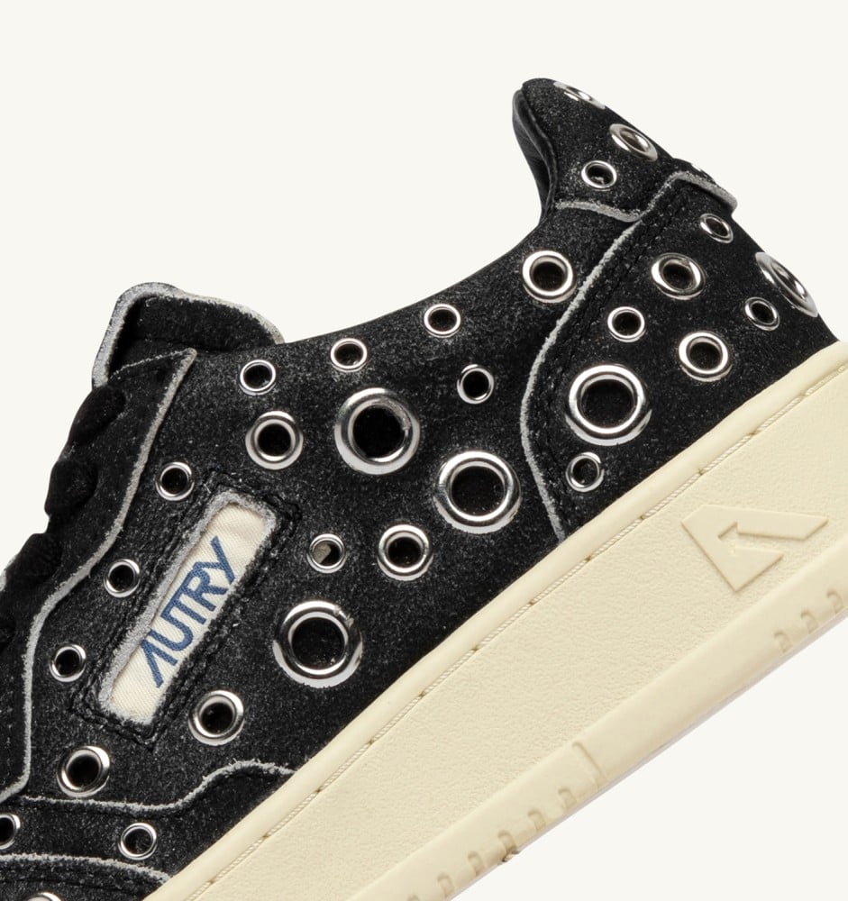 MEDALIST LOW IN BLACK SUEDE WITH STUDS