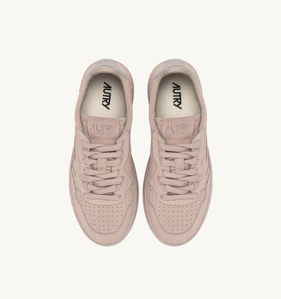 MEDALIST LOW IN PHARD AND FEATHER SUEDE