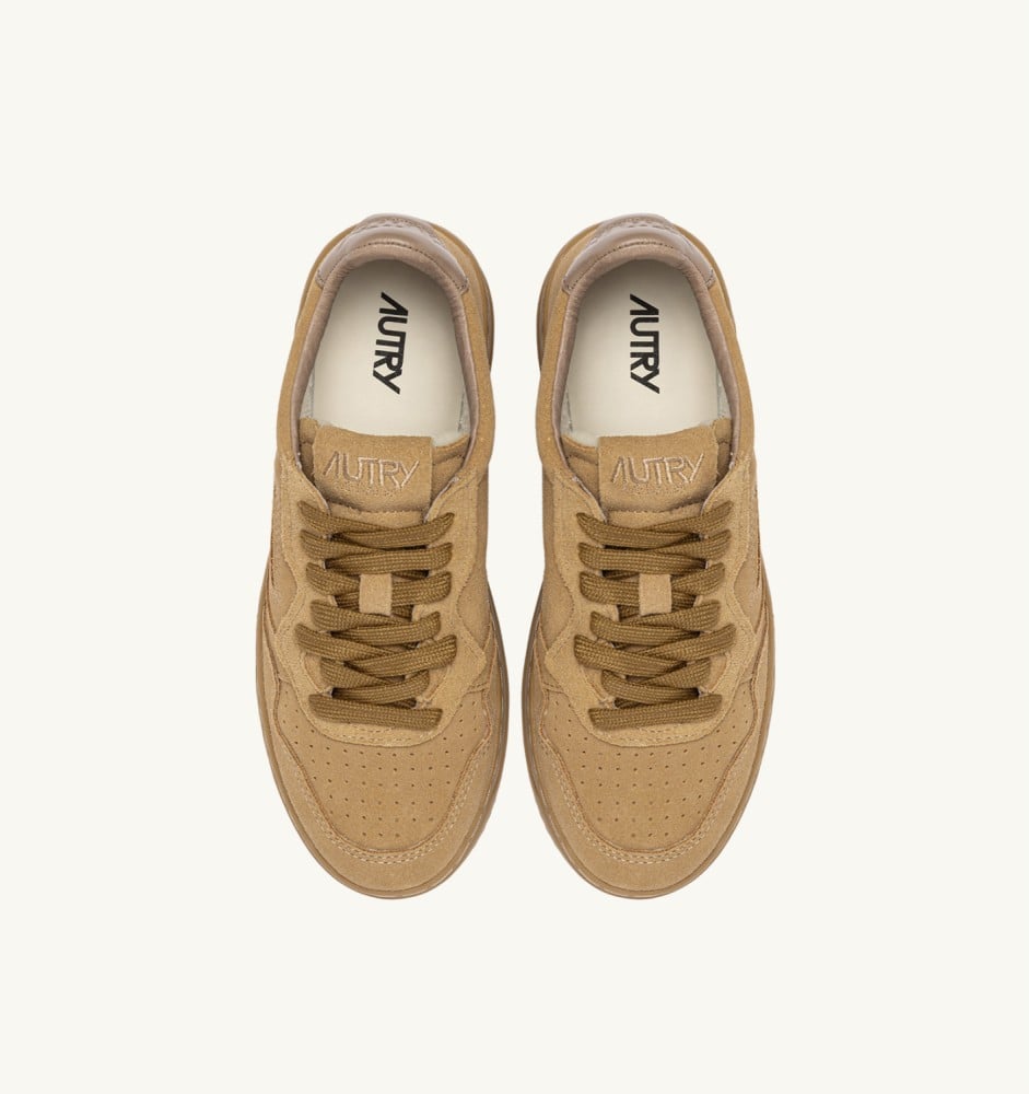 MEDALIST LOW IN COPPER AND ANTELOPE SUEDE