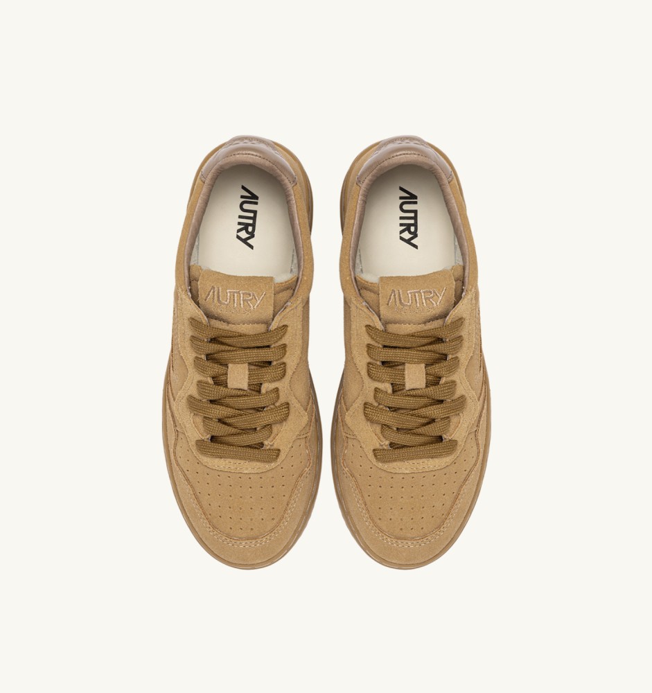 MEDALIST LOW IN COPPER AND ANTELOPE SUEDE