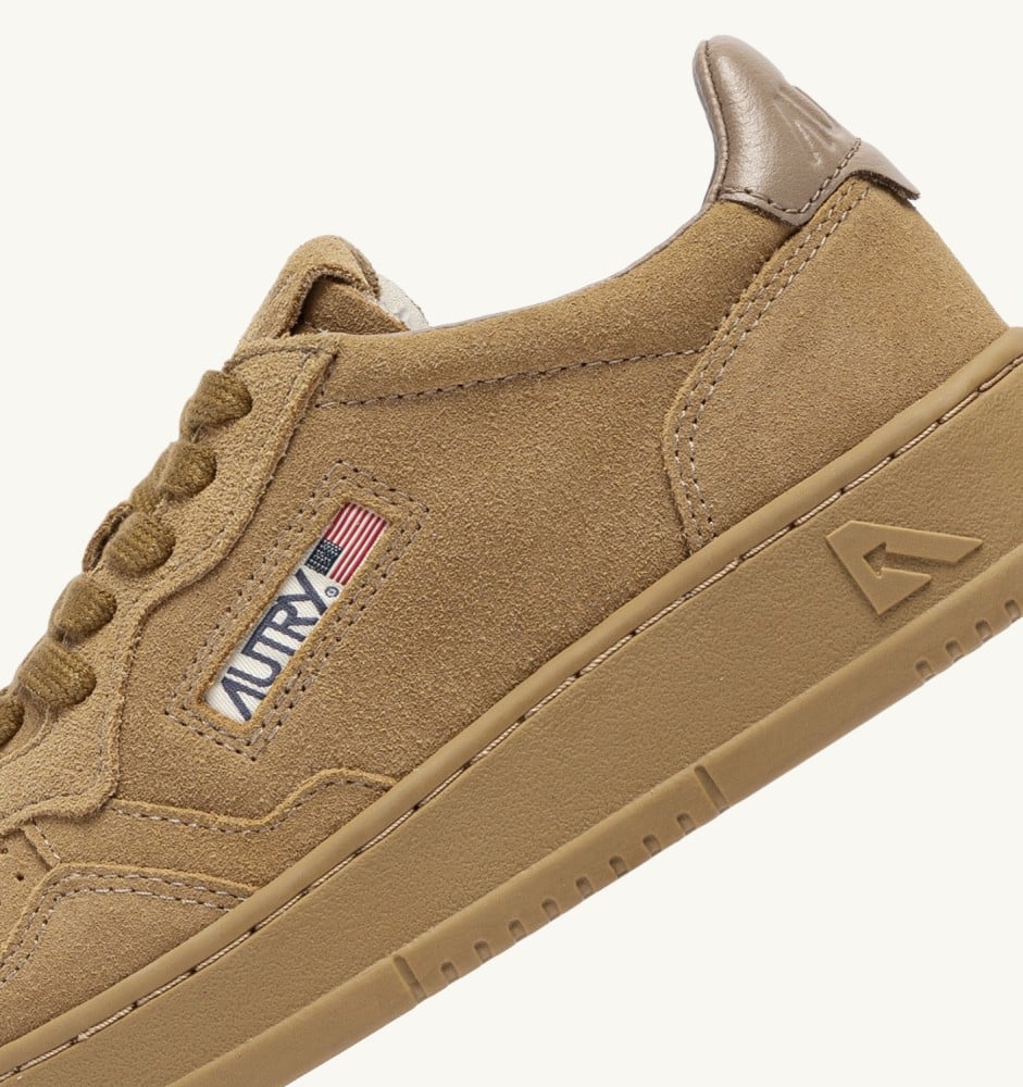 MEDALIST LOW IN COPPER AND ANTELOPE SUEDE