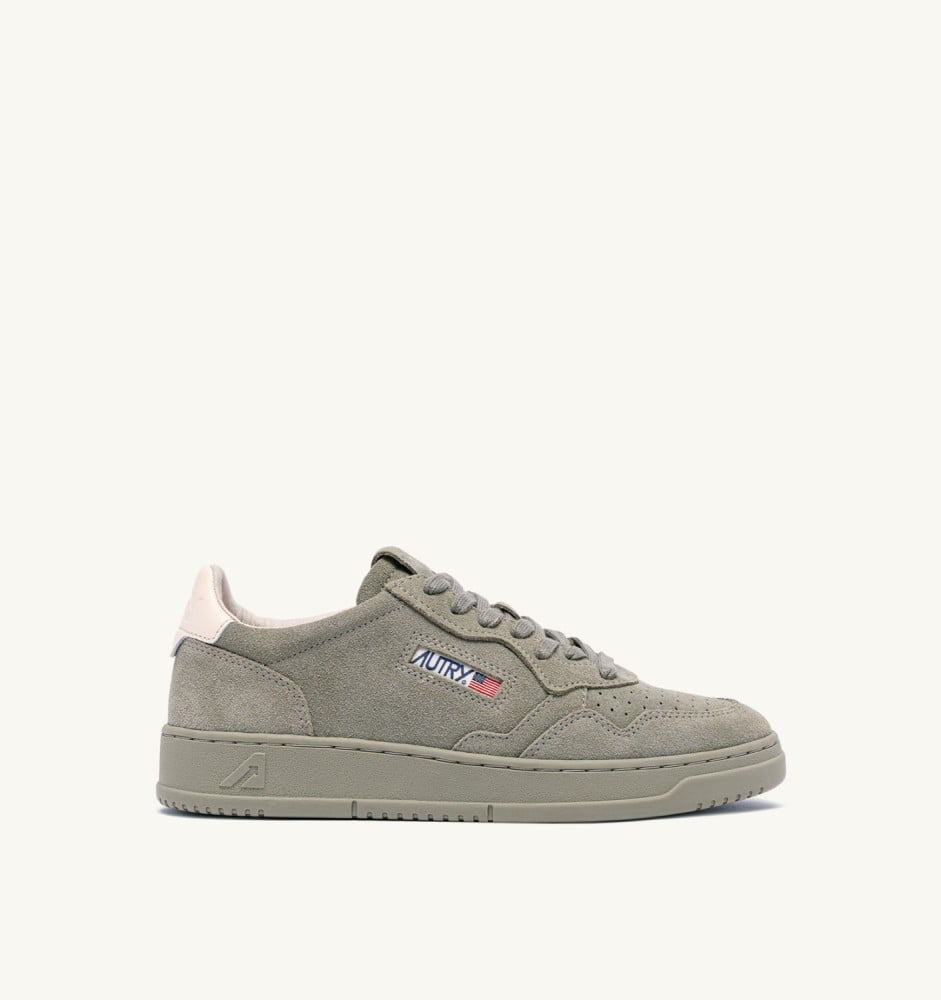 MEDALIST LOW IN SILVER SAGE AND IVORY SUEDE