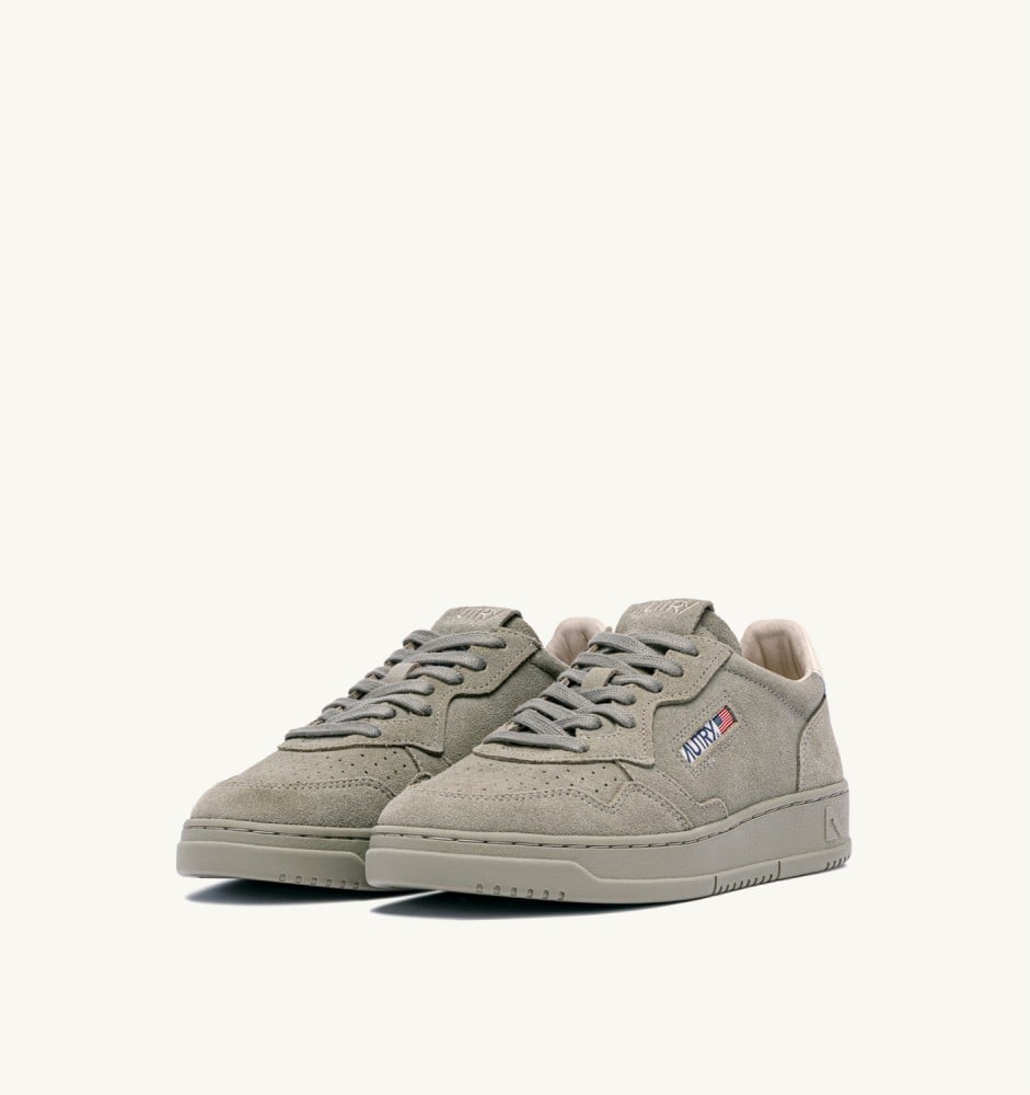 MEDALIST LOW IN SILVER SAGE AND IVORY SUEDE