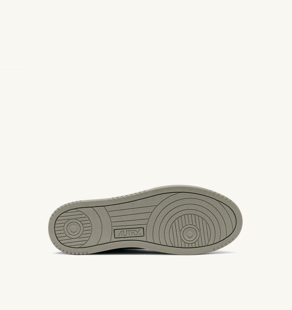 MEDALIST LOW IN SILVER SAGE AND IVORY SUEDE