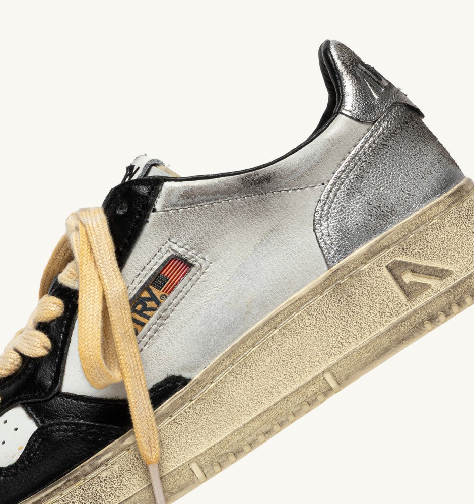 MEDALIST LOW SUPER VINTAGE LOW IN WHITE BLACK AND SILVER LEATHER