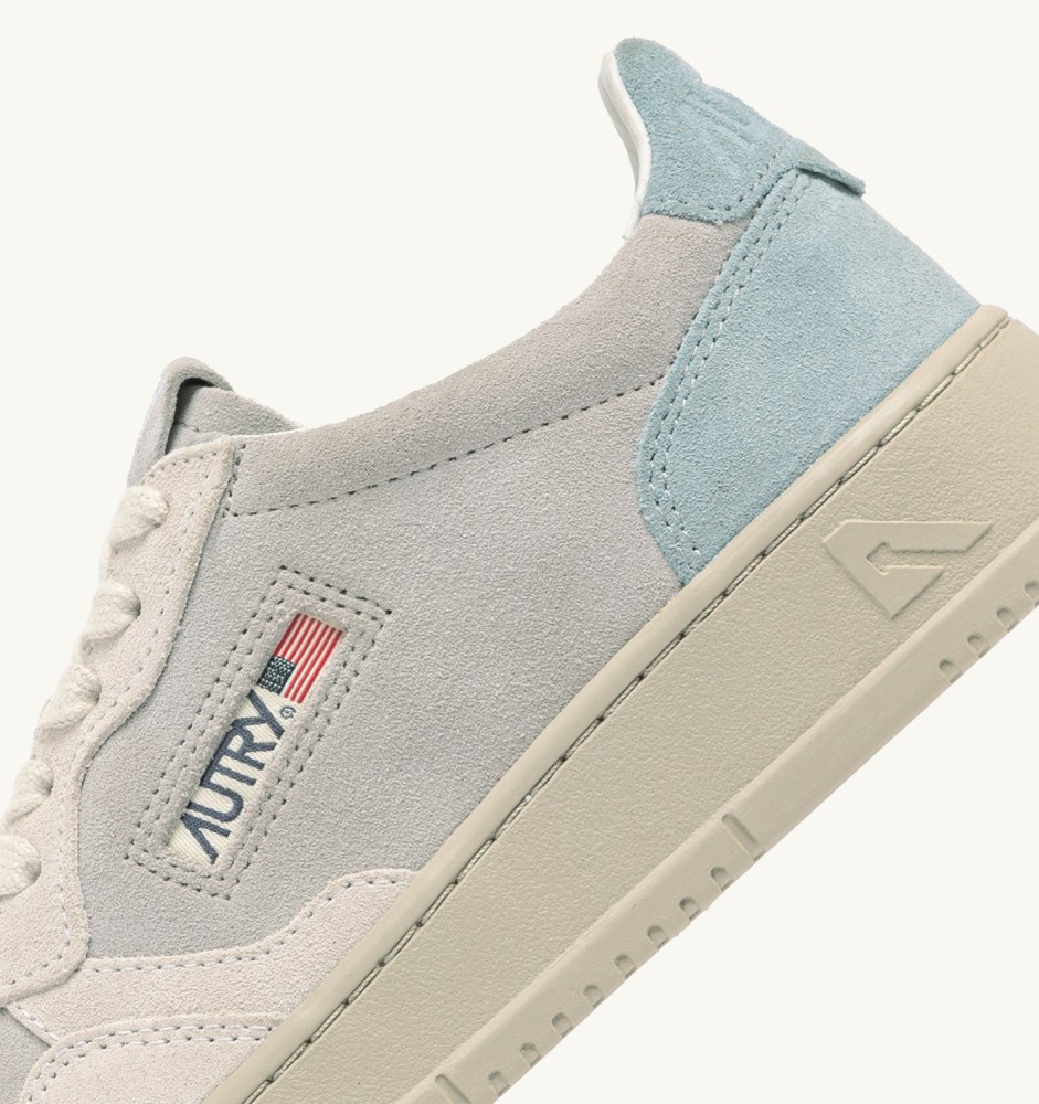 MEDALIST LOW TRICOLOR IN SUEDE COLOR WHITE SKY AND LOFT