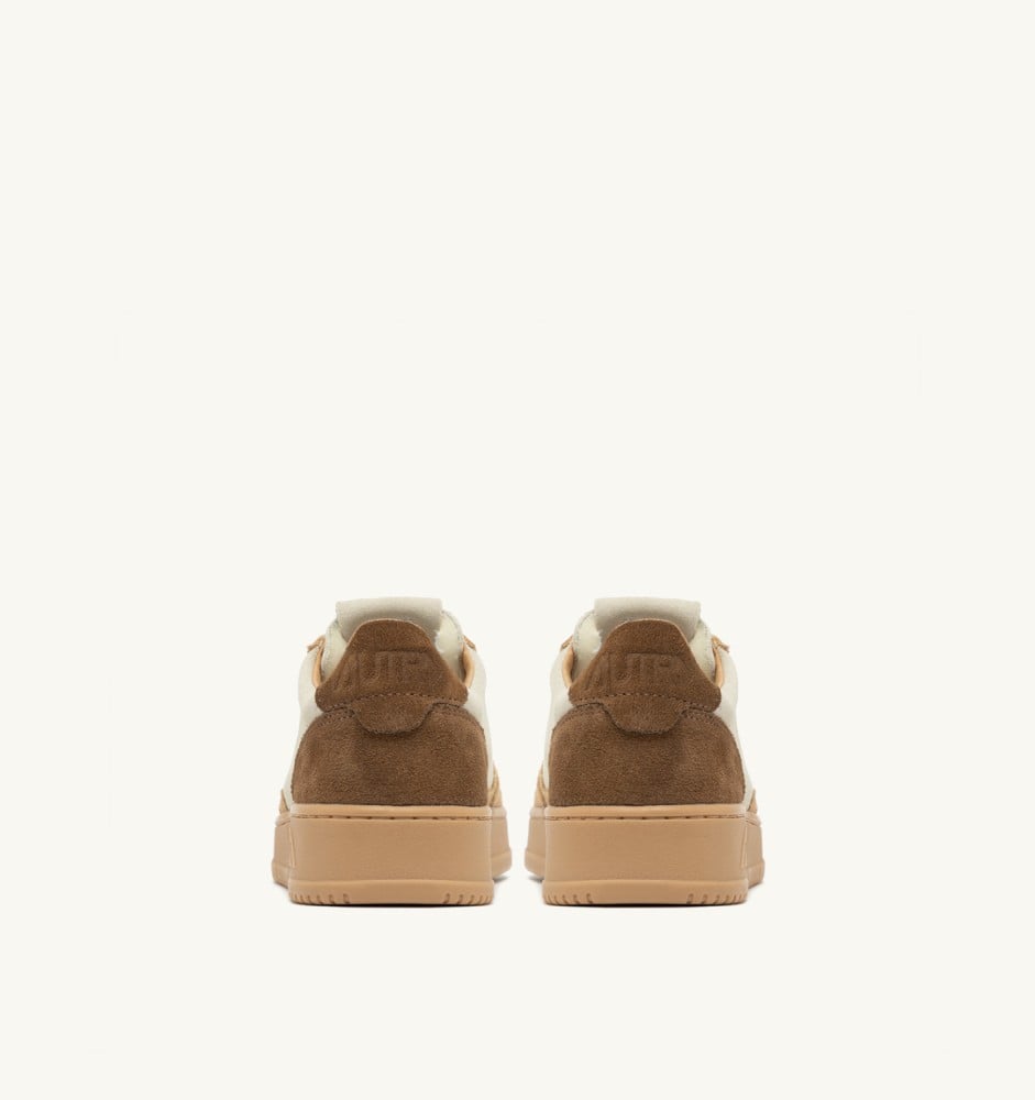 MEDALIST LOW TRICOLOR IN TUNDRA EGG AND PEANUT SUEDE