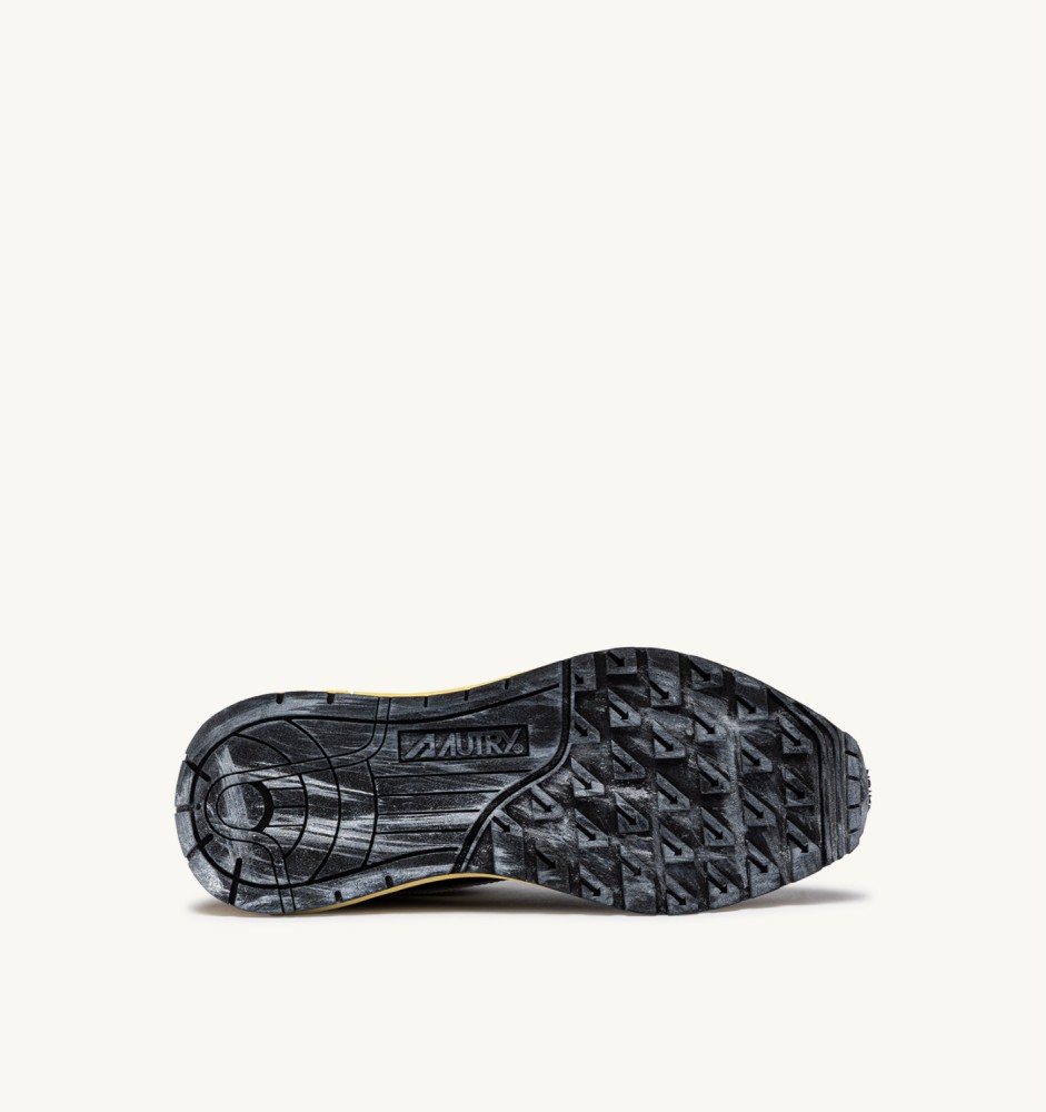 REELWIND LOW IN BLACK SUGAR AND MARSHMALLOW NYLON AND SUEDE