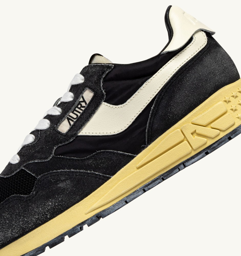 REELWIND LOW IN BLACK SUGAR AND MARSHMALLOW NYLON AND SUEDE