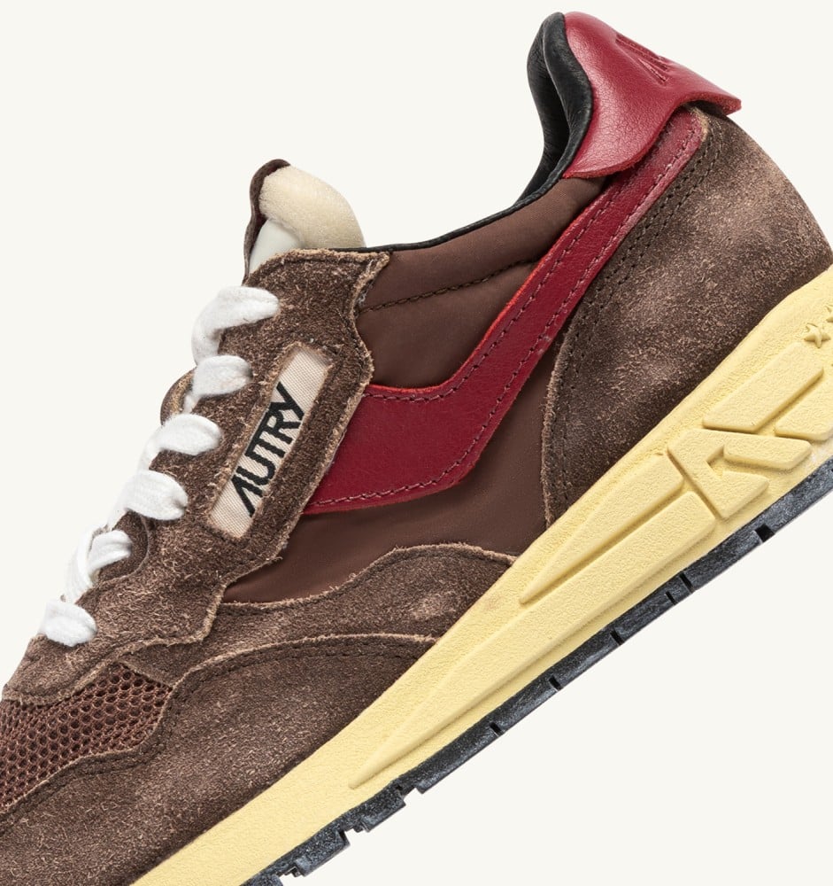 REELWIND LOW IN COFFEE SUGAR AND DEEP CLARET NYLON AND SUEDE