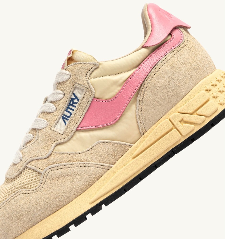 REELWIND LOW IN ECRU AND GERANIUM PINK NYLON AND SUEDE