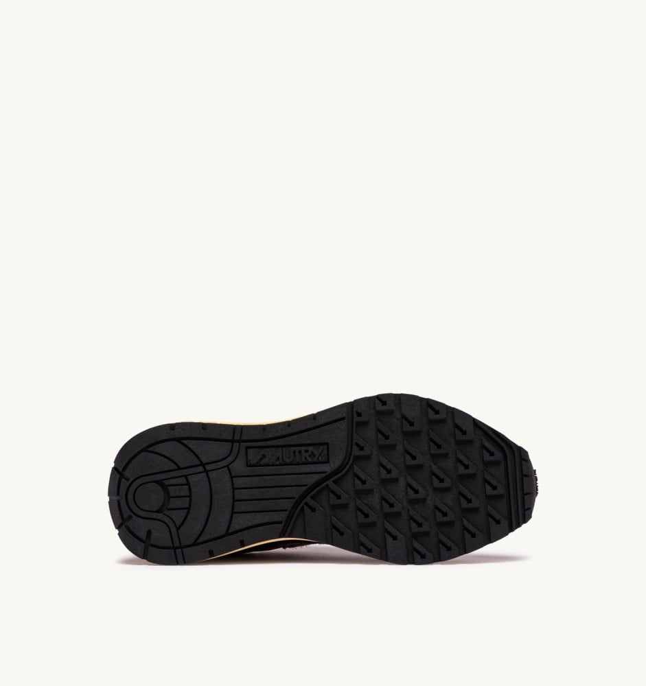 REELWIND LOW IN MOCHA AND BLACK NYLON AND SUEDE