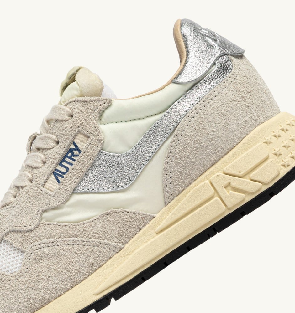 REELWIND LOW IN SAND, WHITE AND SILVER NYLON AND SUEDE