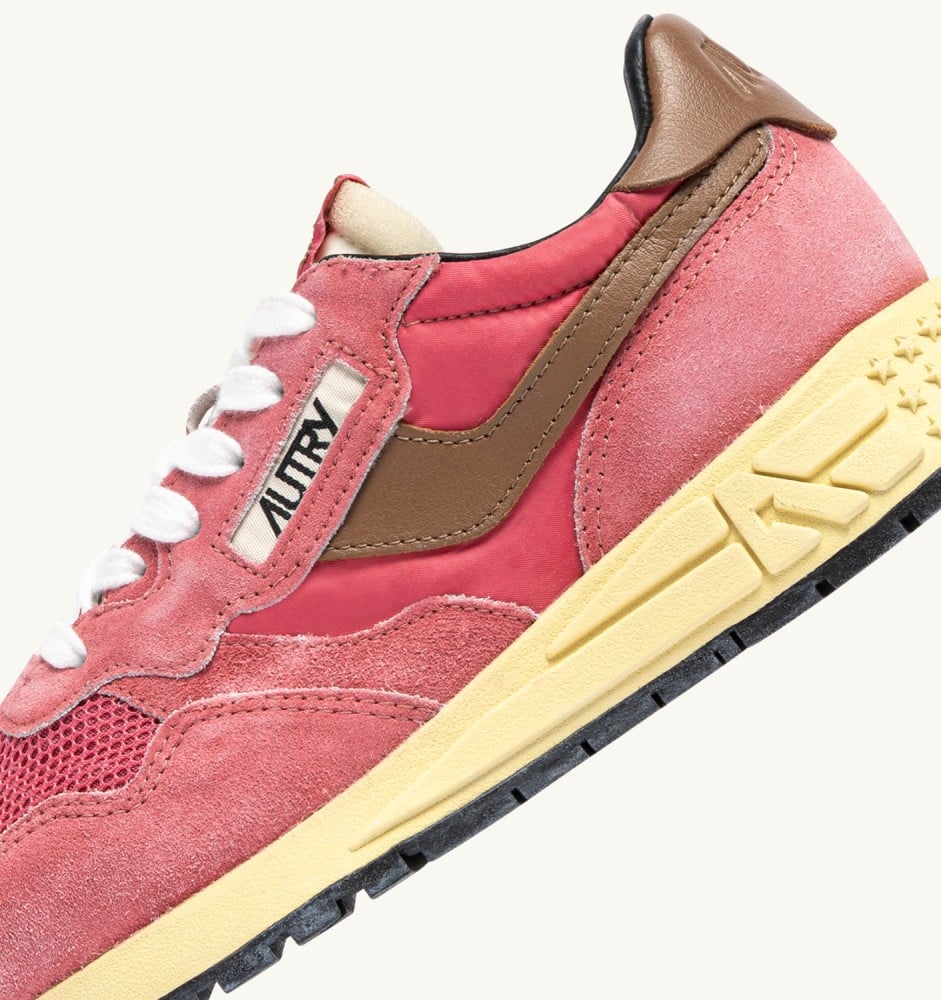 REELWIND LOW IN STRAWBERRY SUGAR AND COCONUT NYLON AND SUEDE