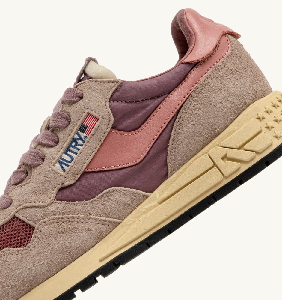 REELWIND LOW IN ROSE AND DESERT SAND NYLON SUEDE AND LEATHER