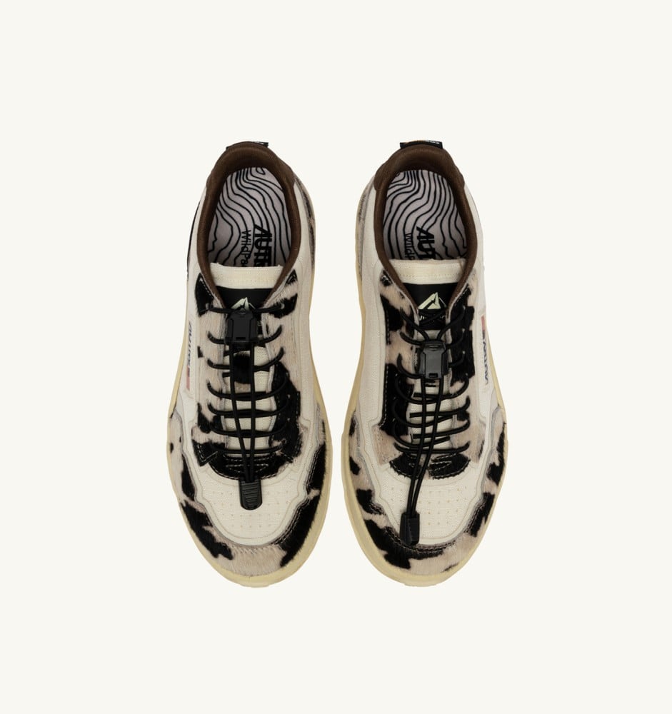 WILDPACE LOW IN MARSHMALLOW AND COW CORDURA AND LEATHER