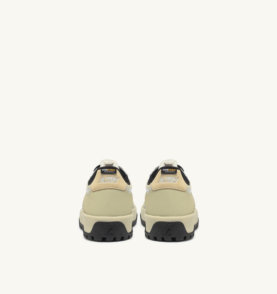 WILDPACE LOW IN RIPSTOP NYLON AND LEATHER COLOR TIDAL FOAM AND REFLEX