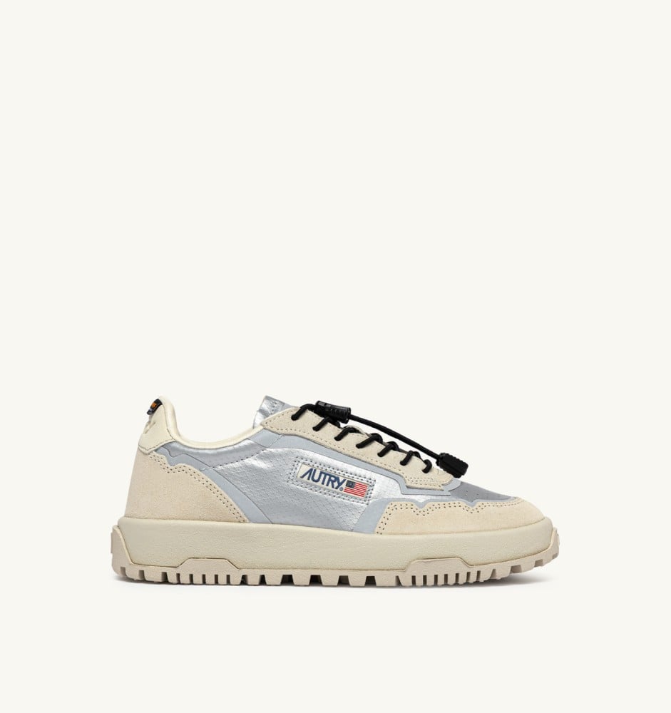 WILDPACE LOW IN WHITE AND SILVER FABRIC AND SUEDE