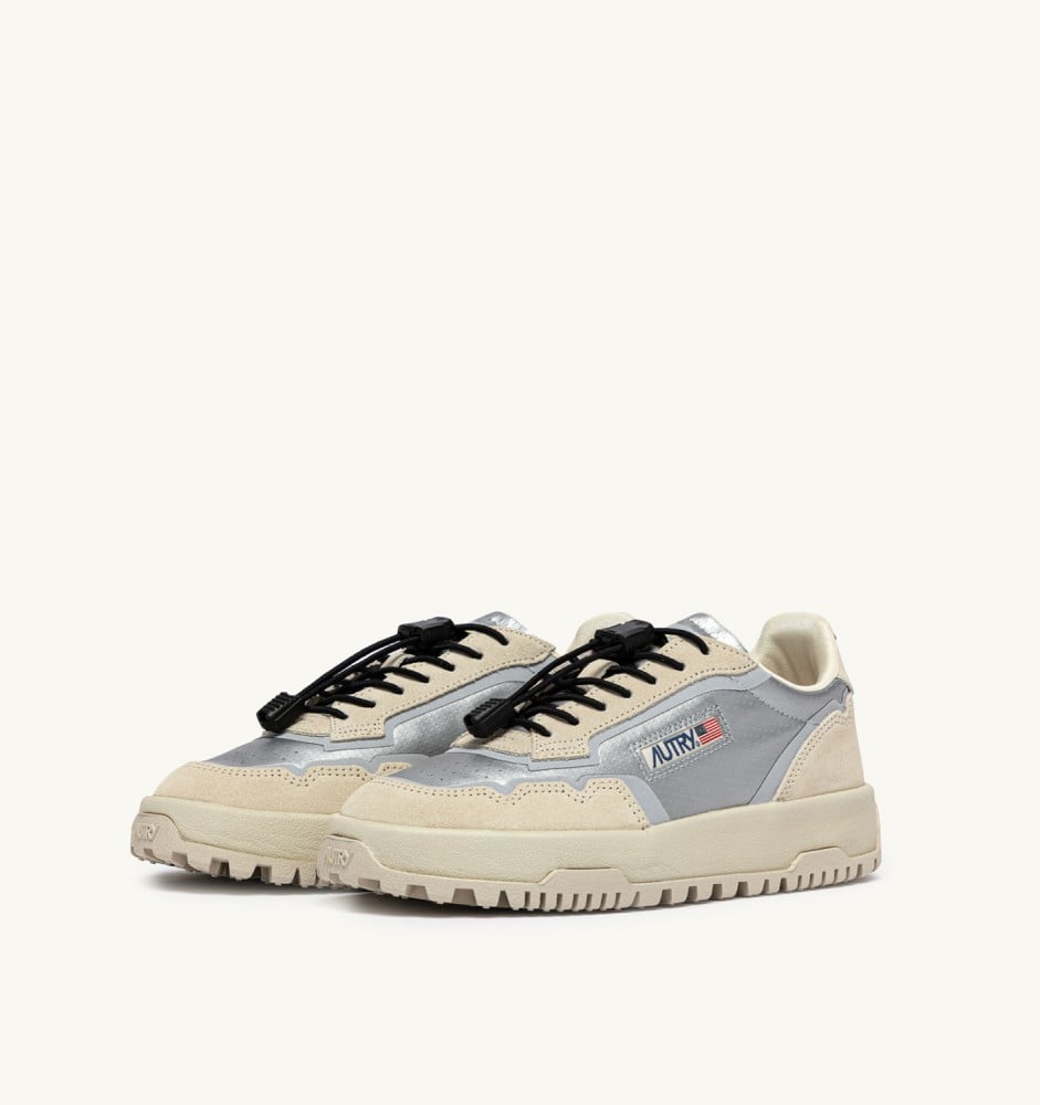 WILDPACE LOW IN WHITE AND SILVER FABRIC AND SUEDE