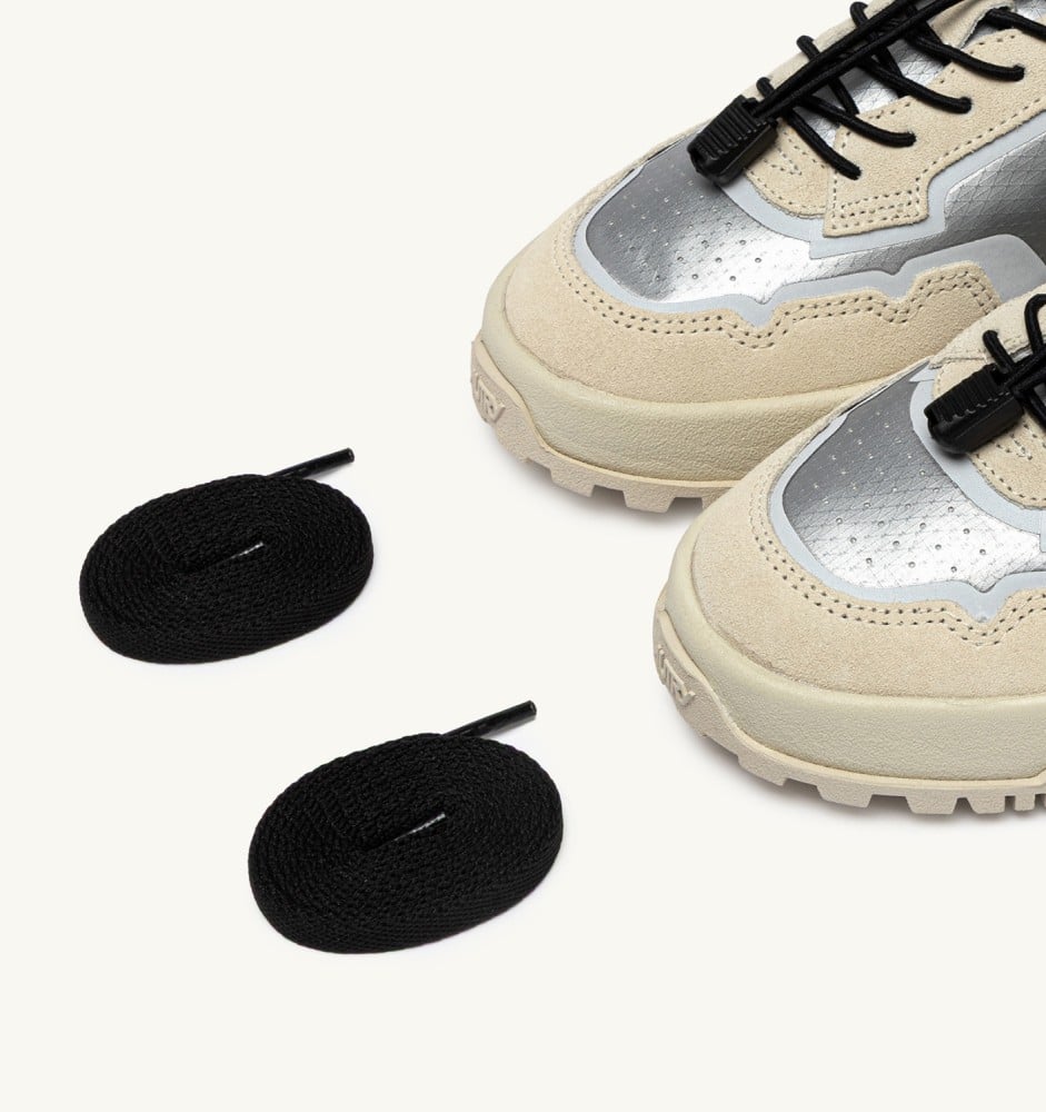 WILDPACE LOW IN WHITE AND SILVER FABRIC AND SUEDE