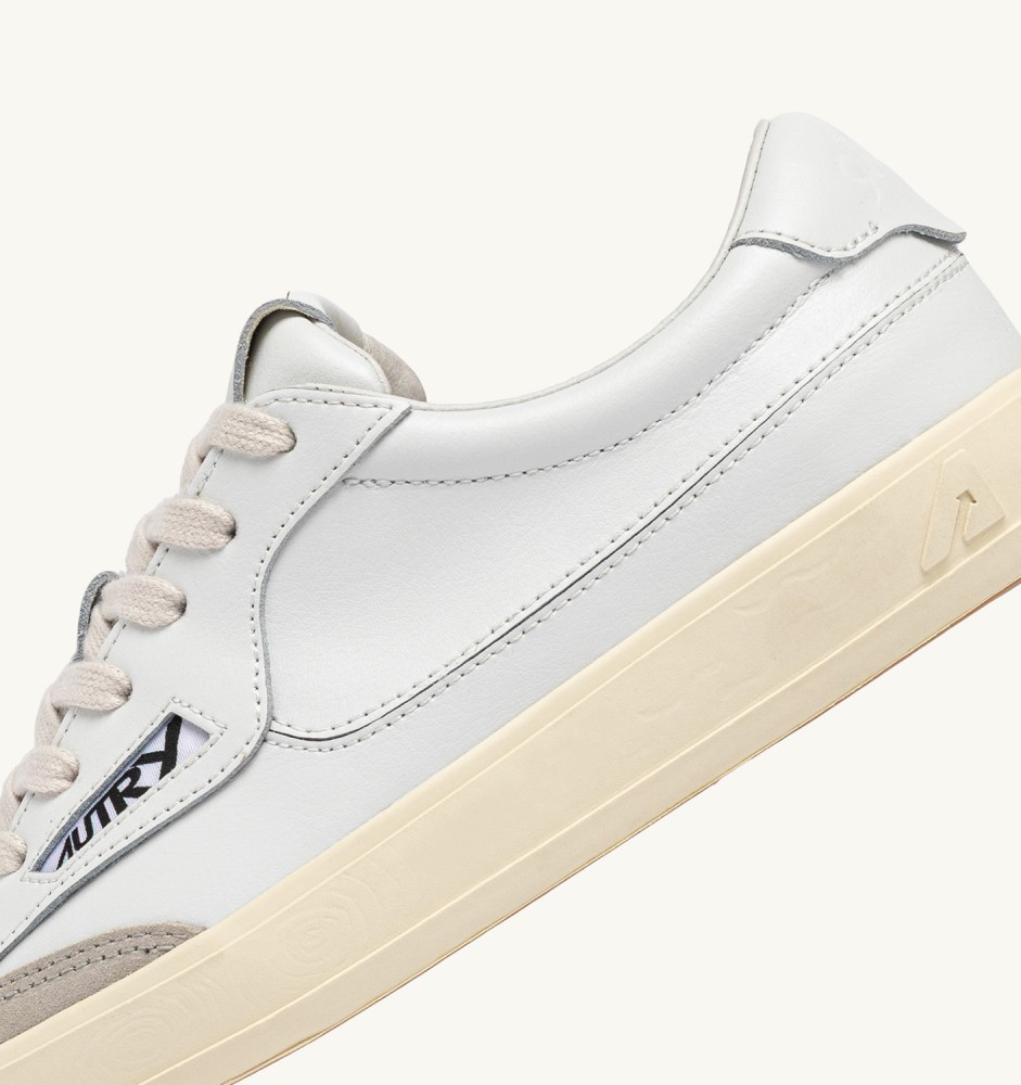 WINDSCAPE LOW IN WHITE LEATHER