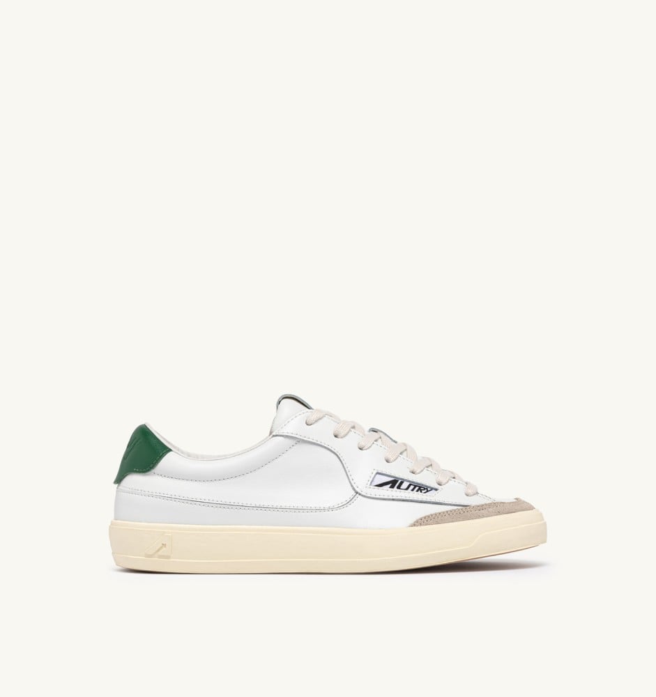 WINDSCAPE LOW IN WHITE AND AMAZON LEATHER
