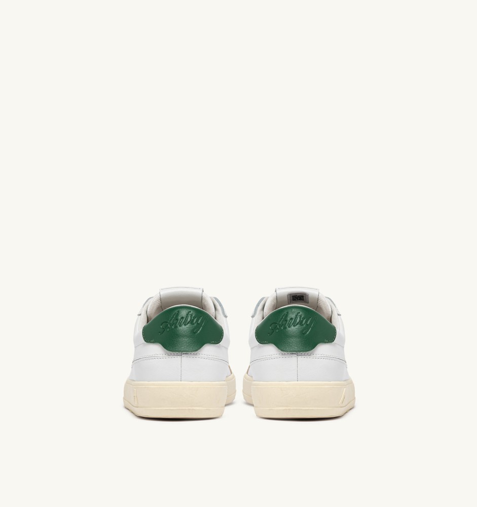 WINDSCAPE LOW IN WHITE AND AMAZON LEATHER