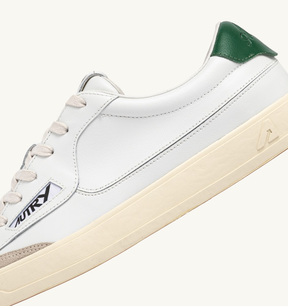 WINDSCAPE LOW IN WHITE AND AMAZON LEATHER