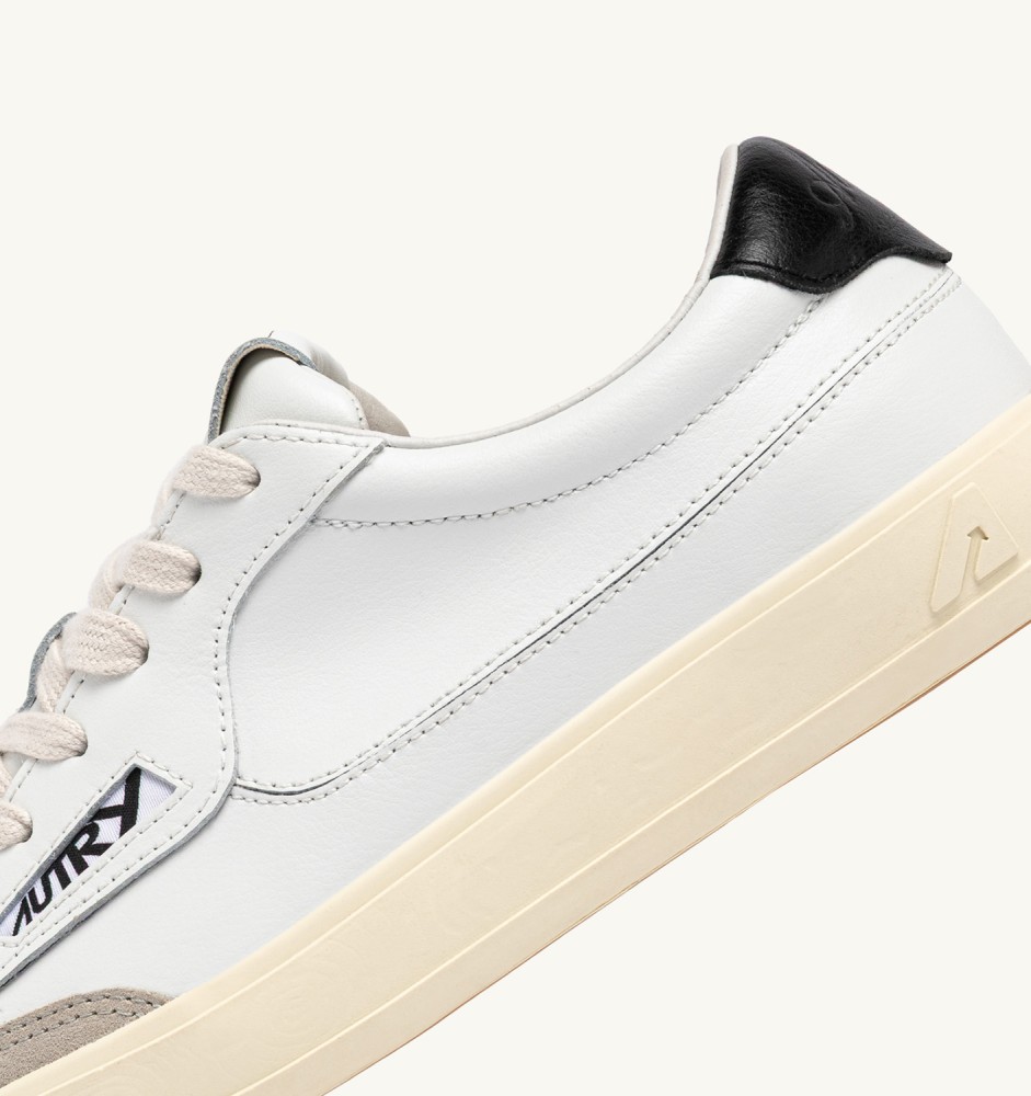 WINDSCAPE LOW IN WHITE AND BLACK LEATHER