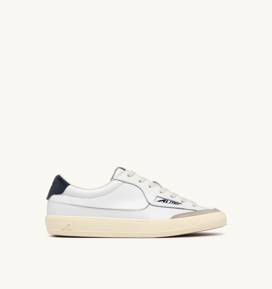 WINDSCAPE LOW IN WHITE AND SPACE LEATHER
