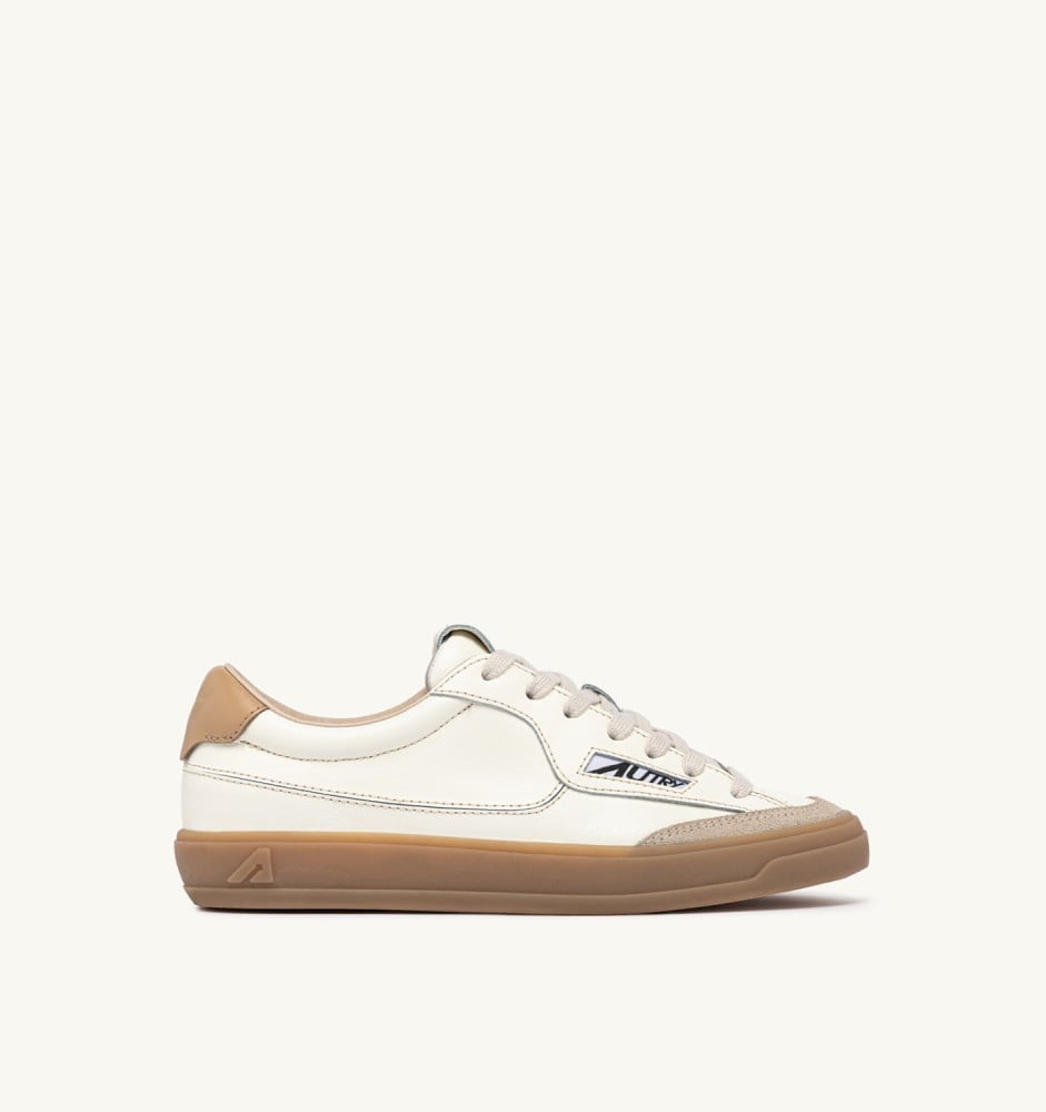 WINDSCAPE LOW IN MARSHMALLOW AND TAN LEATHER