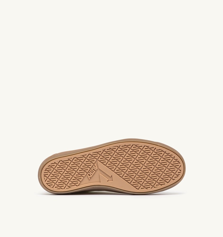WINDSCAPE LOW IN MARSHMALLOW AND TAN LEATHER