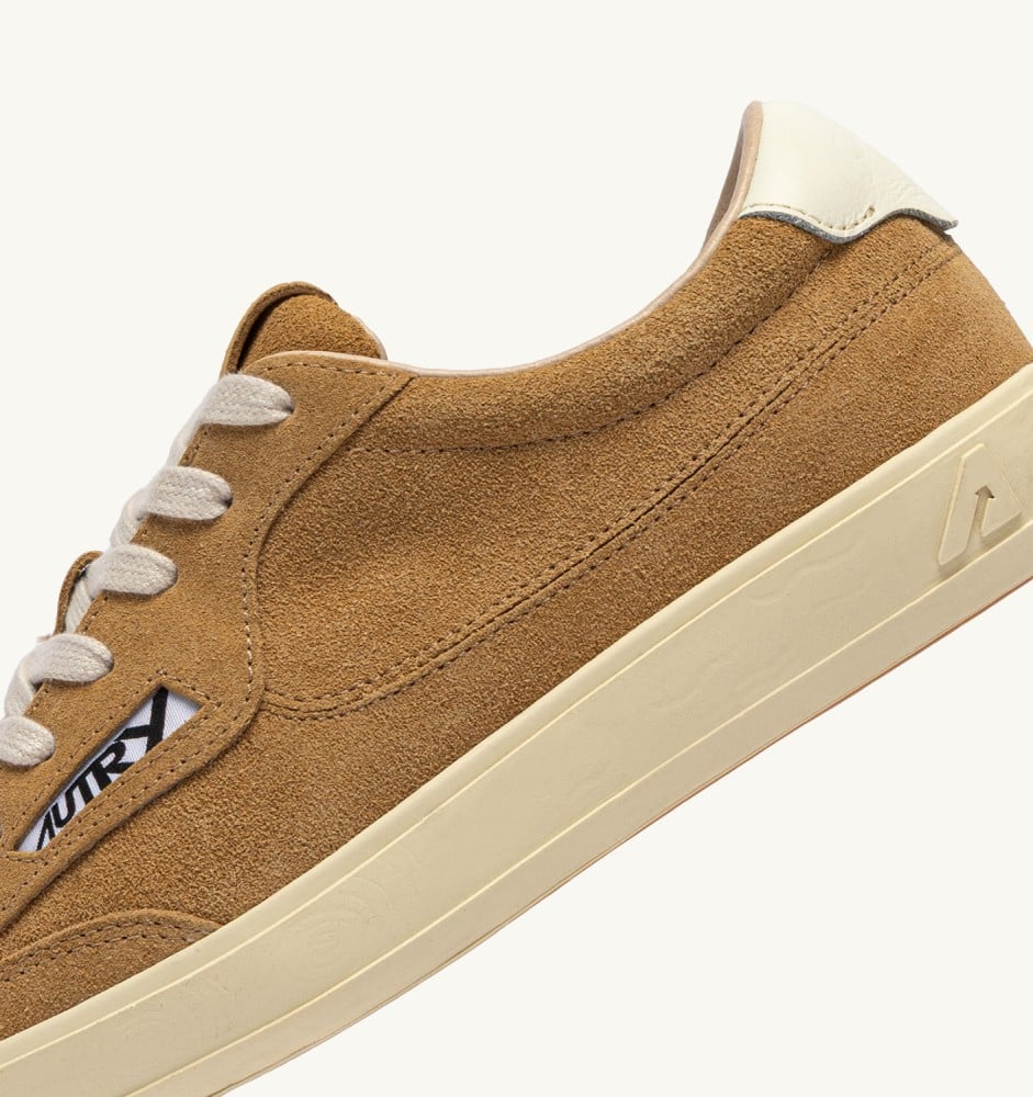 WINDSCAPE LOW IN COPPER BROWN AND MARSHMALLOW SUEDE
