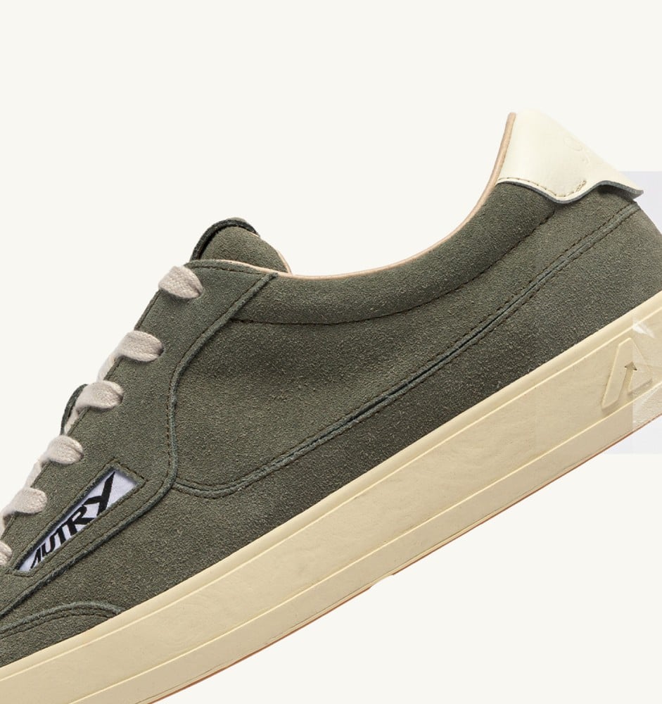 WINDSCAPE LOW IN SMOKED GREEN AND MARSHMALLOW SUEDE