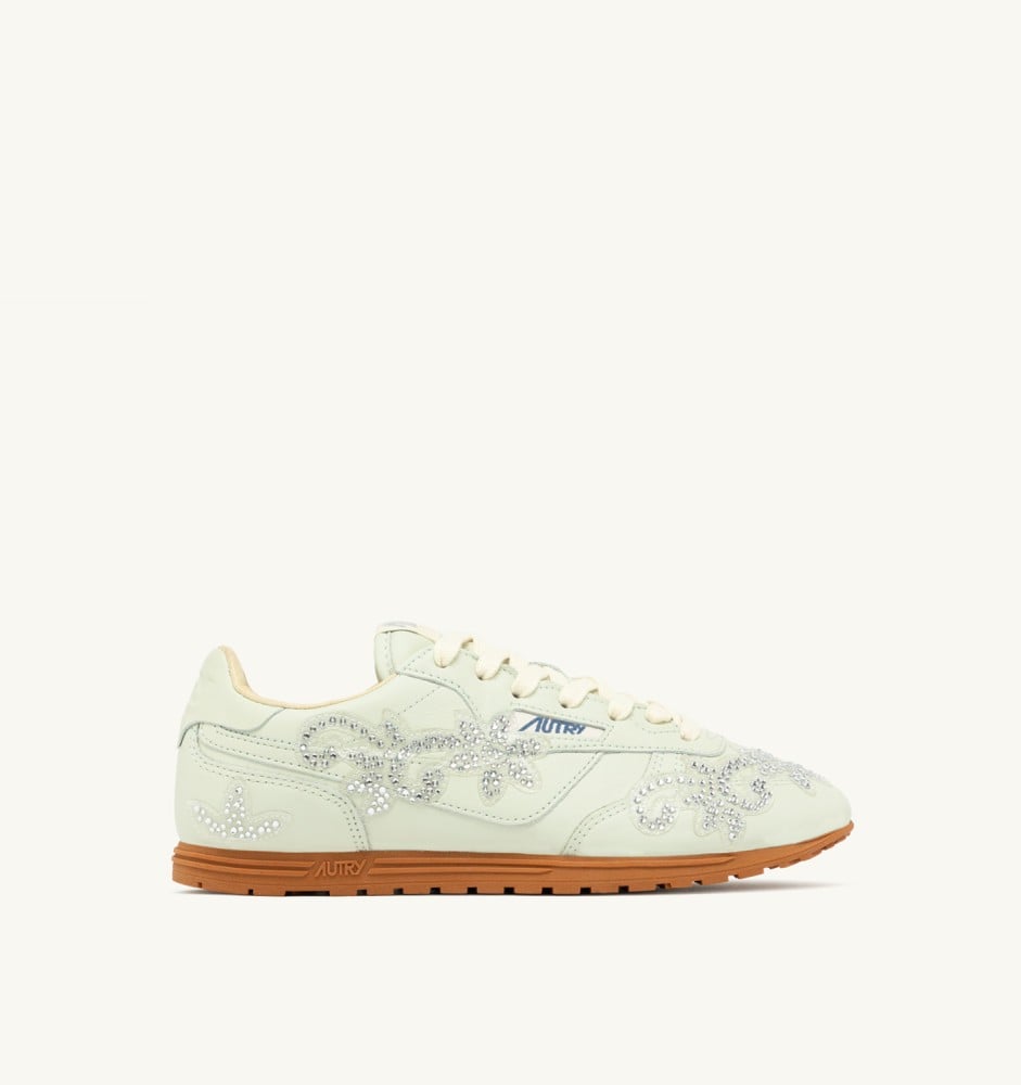 WINDSPIN IN BONE WHITE LEATHER WITH DECORATIONS