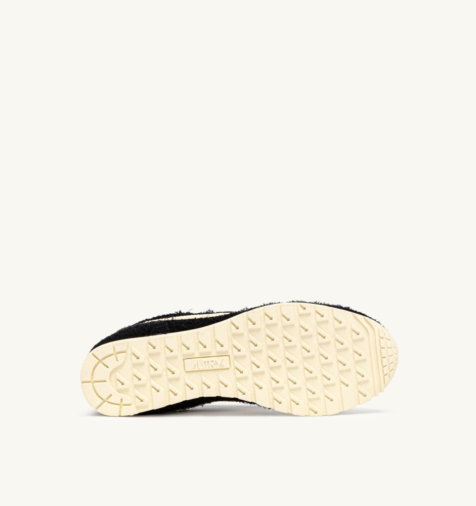 WINDSPIN IN BLACK AND RUTABAGA SUEDE AND LEATHER