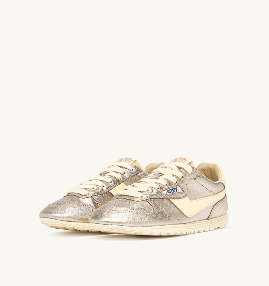 WINDSPIN IN PLATINUM AND RUTABAGA SUEDE AND LEATHER