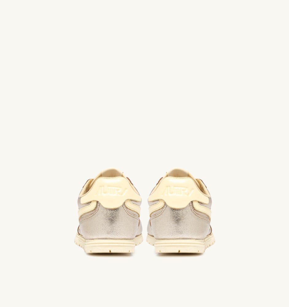 WINDSPIN IN PLATINUM AND RUTABAGA SUEDE AND LEATHER
