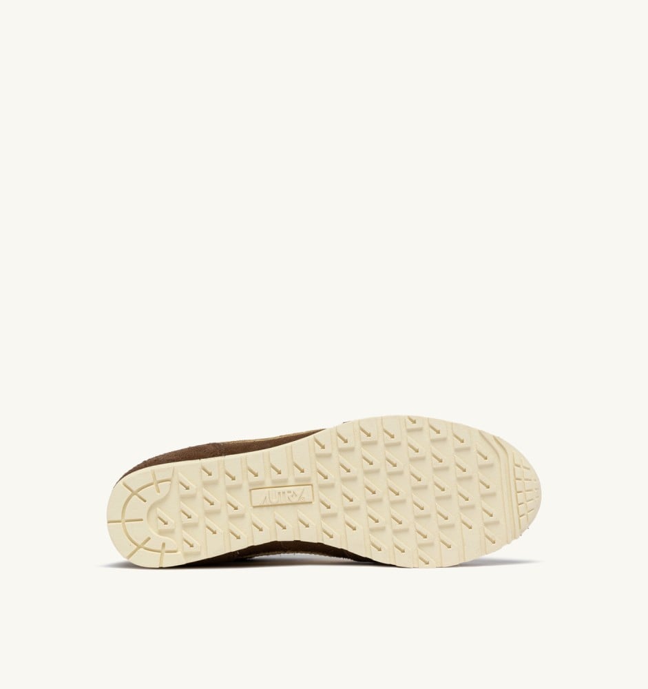 WINDSPIN IN TUNDRA AND RUTABAGA SUEDE AND LEATHER