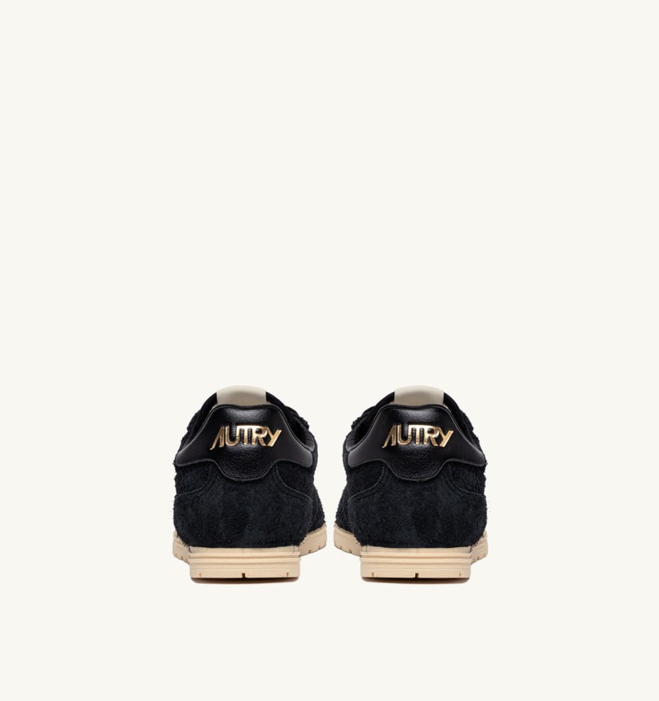 WINDSPIN IN BLACK SUEDE