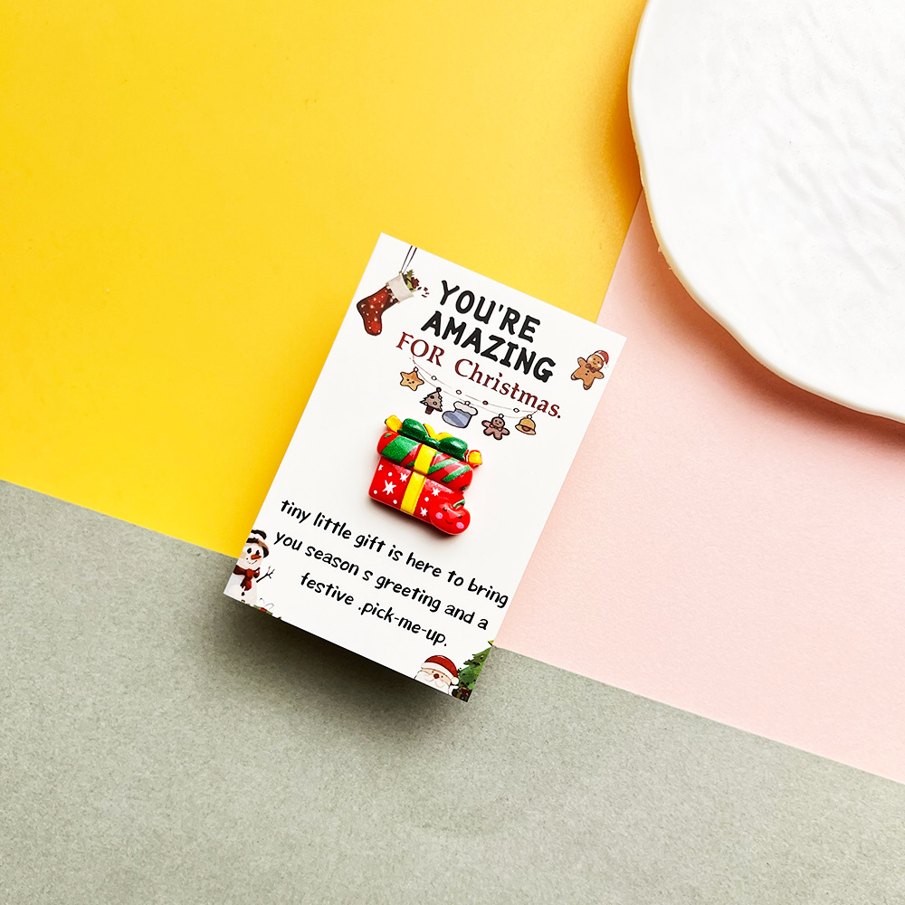 Article Little Pocket Christmas Hug Greeting Card Set