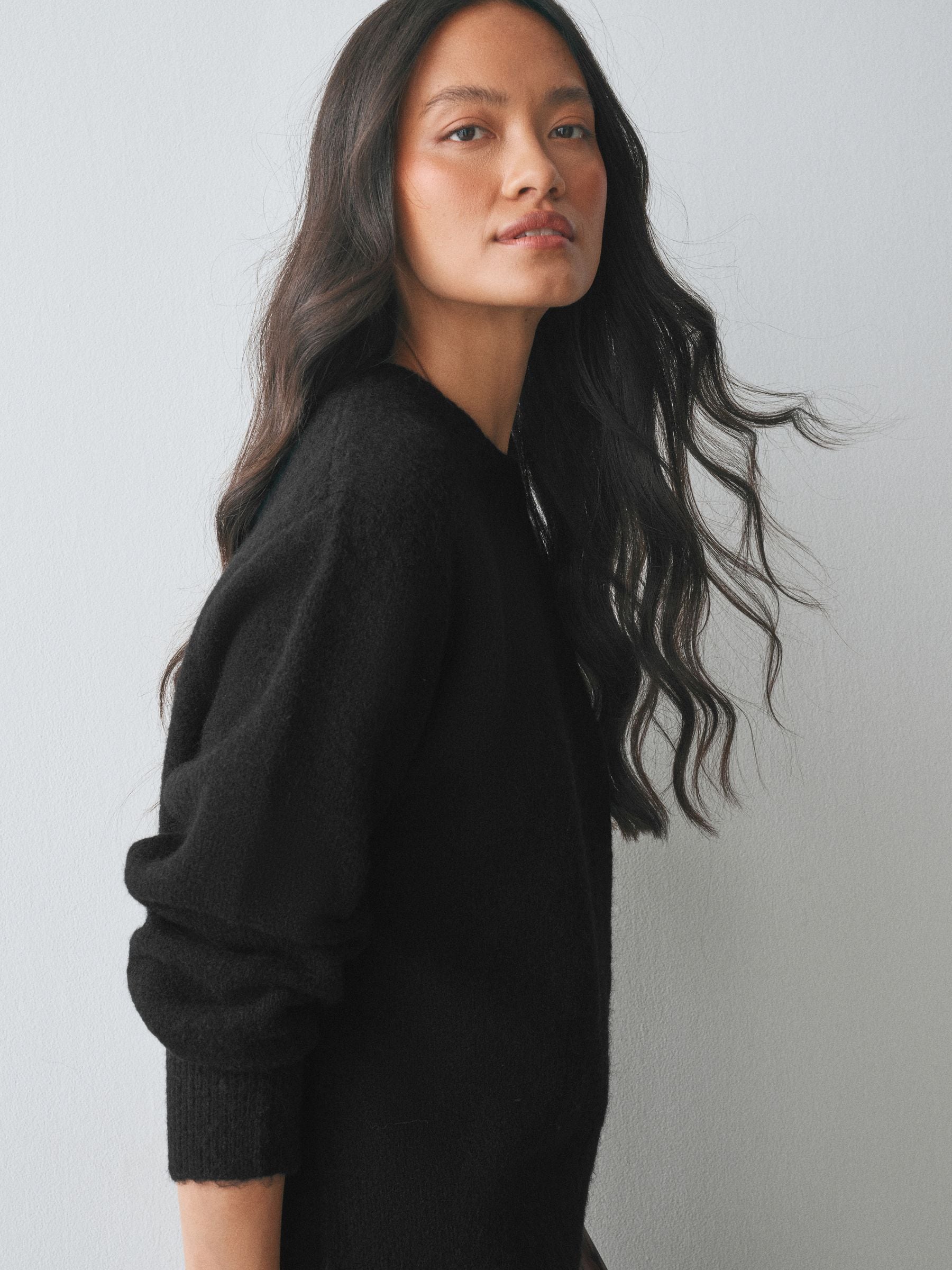 Long Sleeve Crew Neck Knitted Jumper With Wool - Black - Regular - SIP Worn