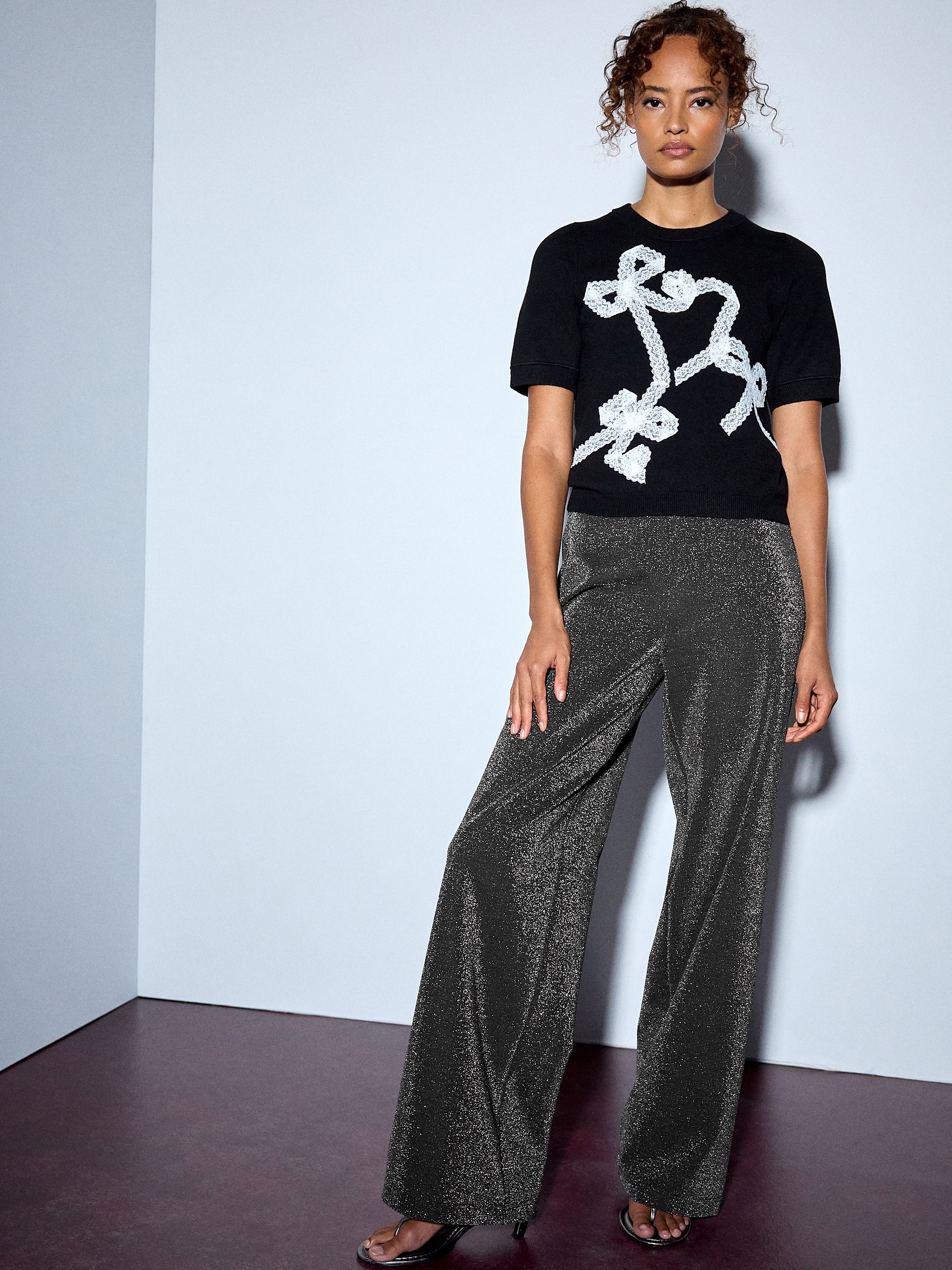 Supersoft Short Sleeve Knitted T-Shirt - Black Lace Bow - Regular - Location Worn