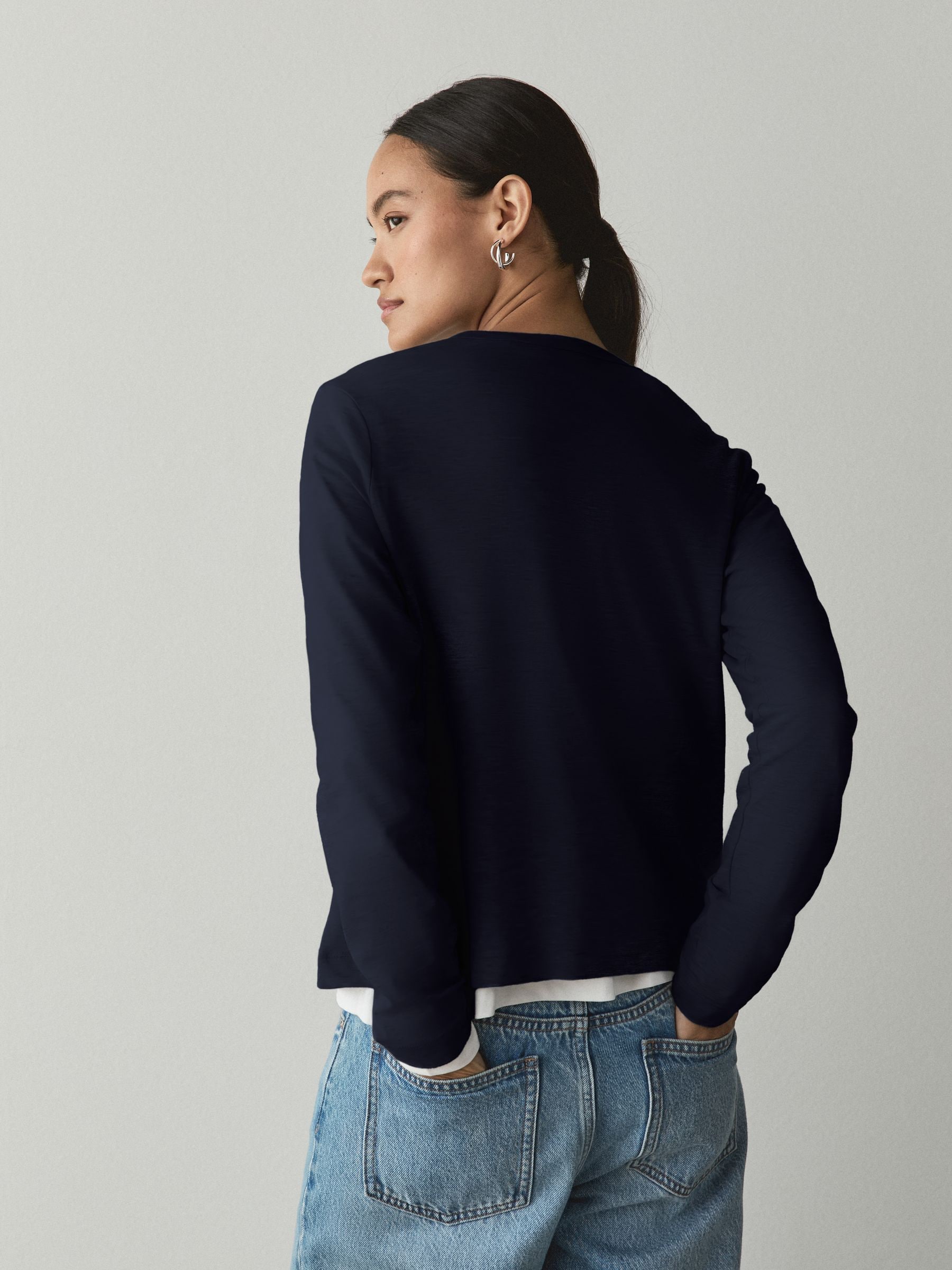 Long Sleeve Crew Neck T-Shirt - Navy Blue - Regular - Location Worn