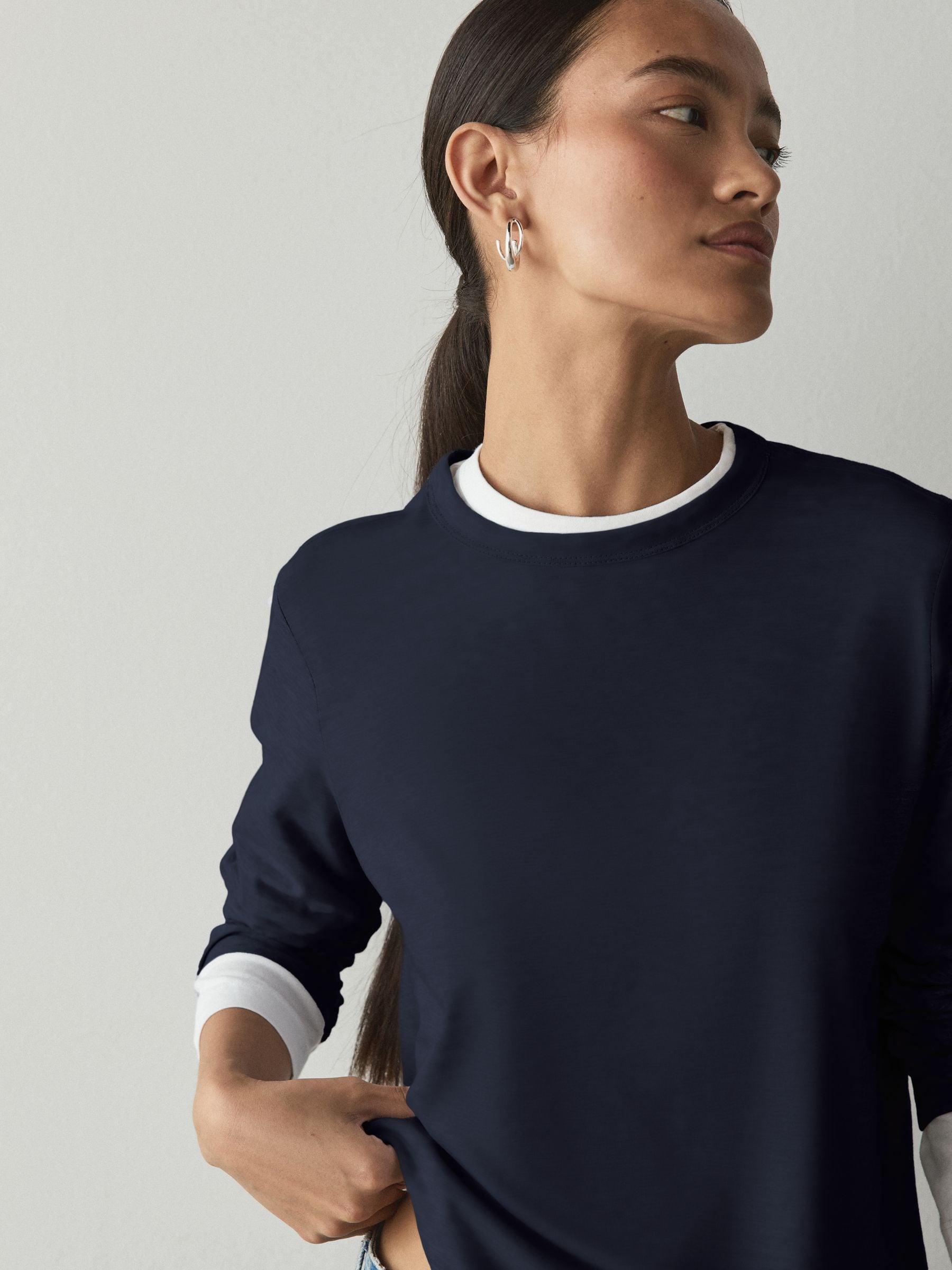 Long Sleeve Crew Neck T-Shirt - Navy Blue - Regular - Location Worn