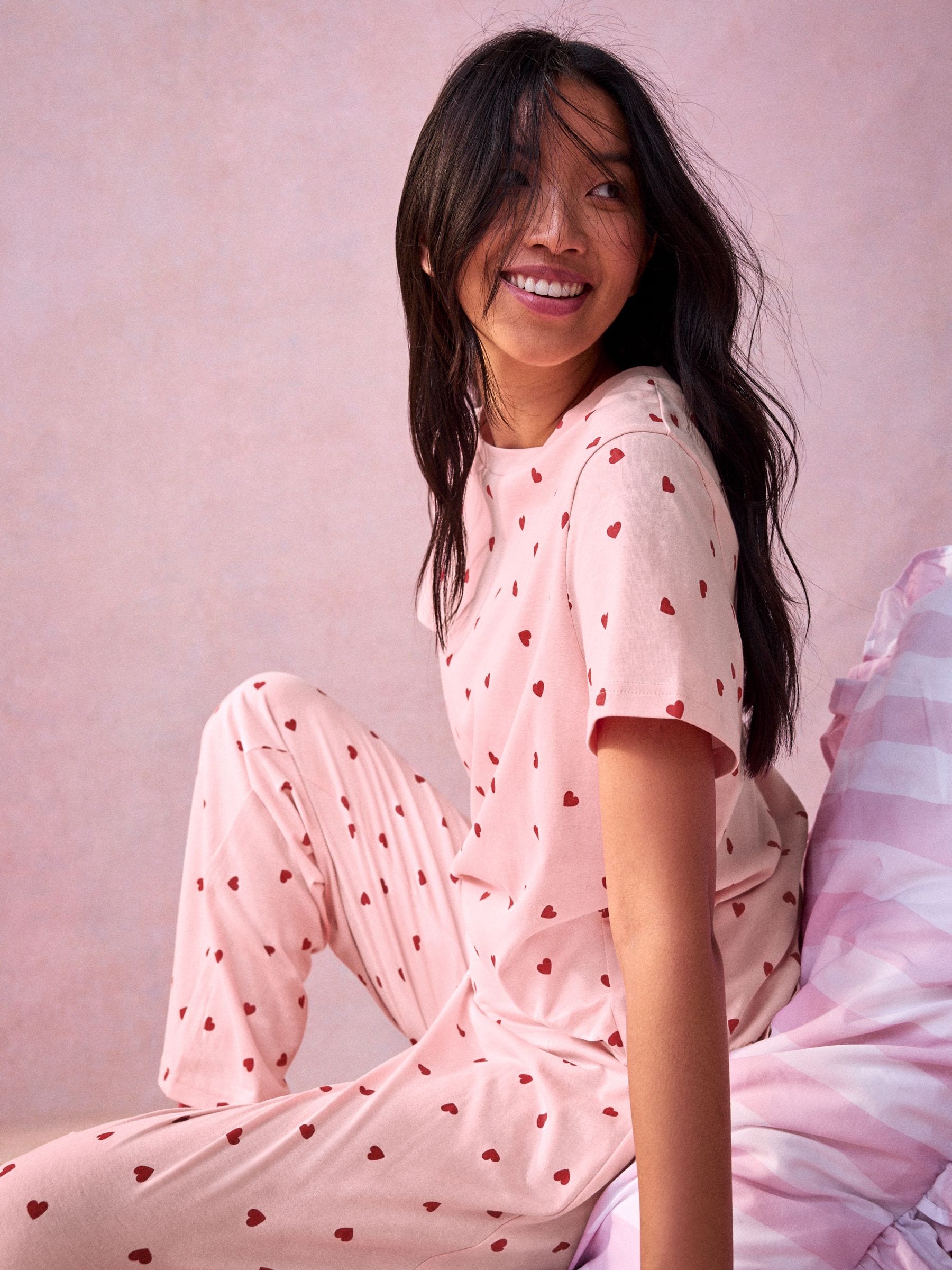 Short Sleeve Pyjamas - Pink Heart - Regular - Location Worn