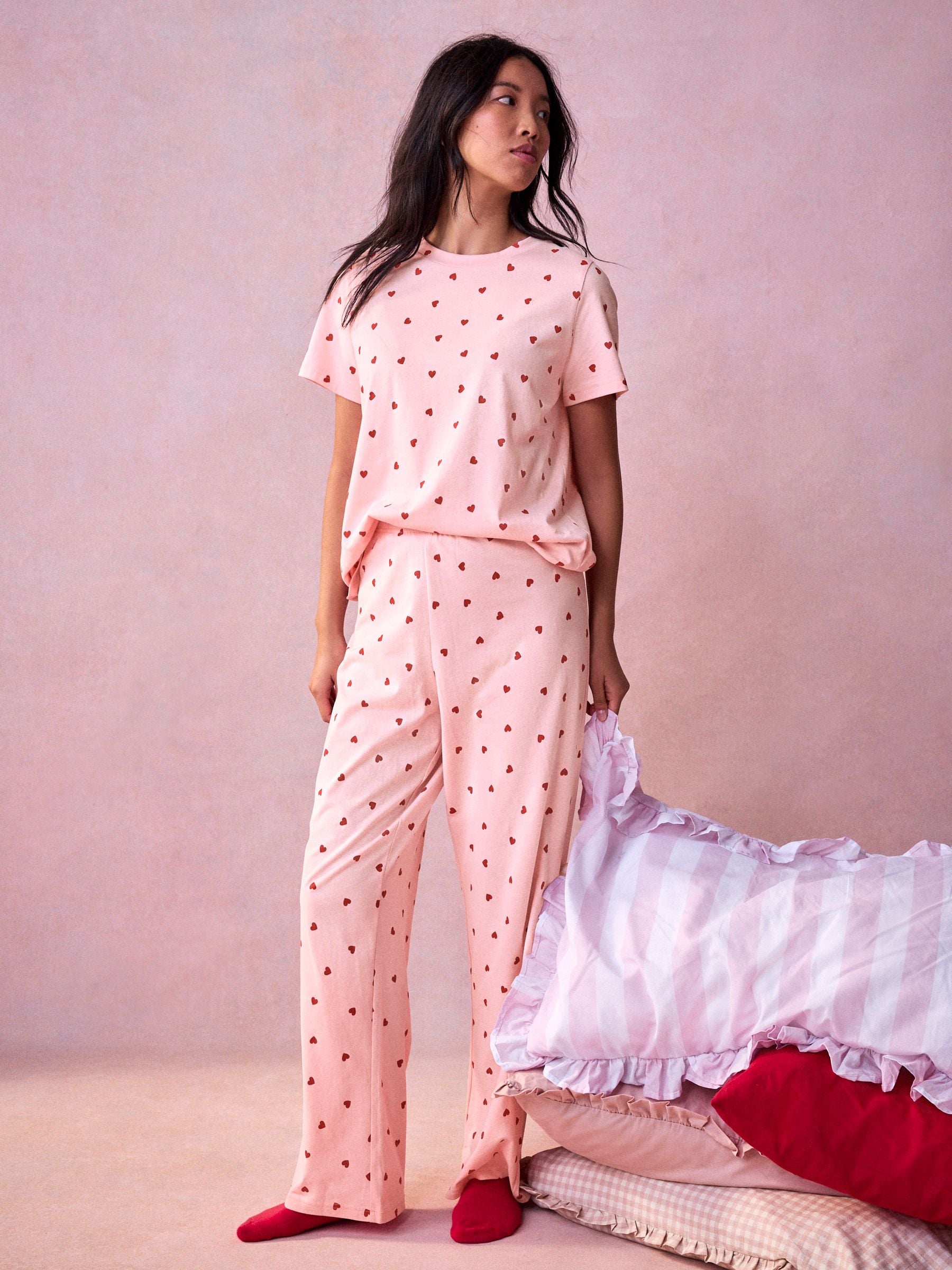 Short Sleeve Pyjamas - Pink Heart - Regular - Location Worn