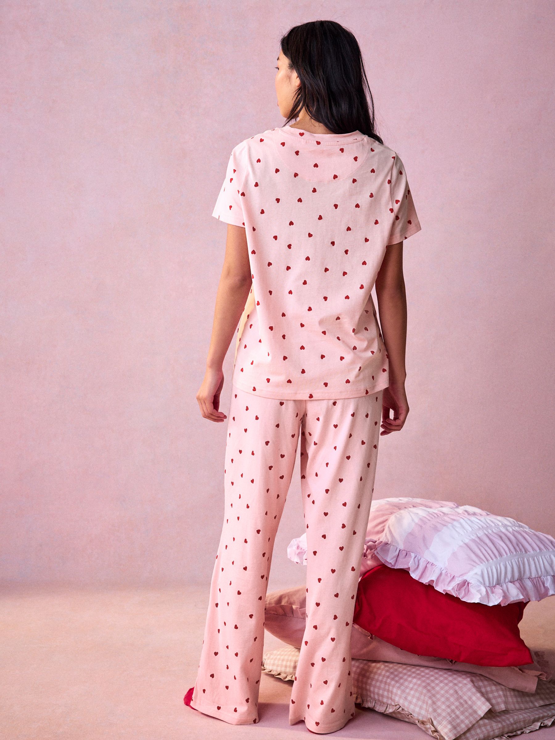 Short Sleeve Pyjamas - Pink Heart - Regular - Location Worn